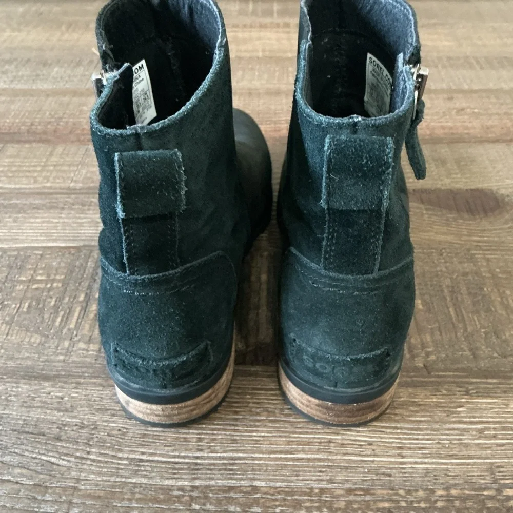 Sorel Emelie Zip booties in black leather and suede
